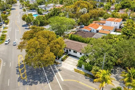 375 SW 32nd Road Miami FL 33129