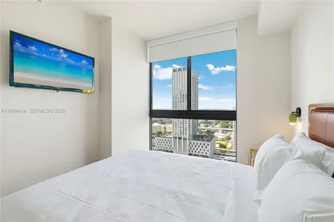 11 NE 6th Miami FL 33132