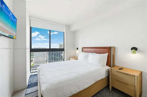 11 NE 6th Miami FL 33132