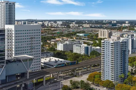 11 NE 6th Miami FL 33132