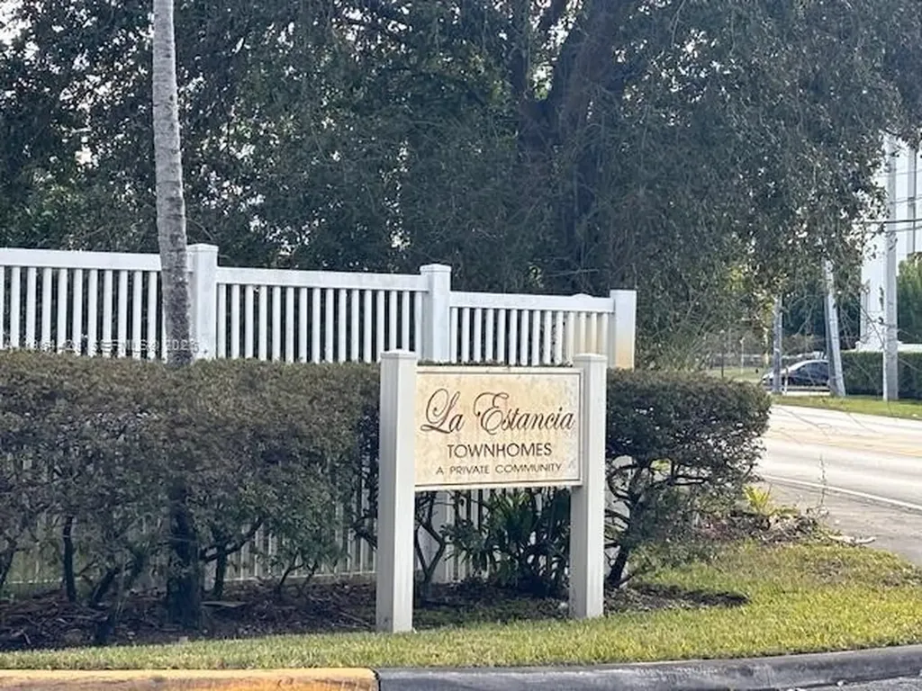 5457 SW 41st Street Pembroke Park FL 33023