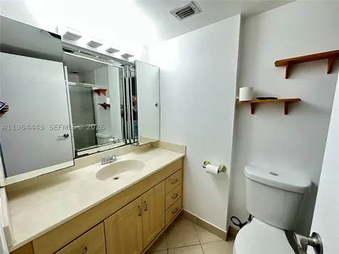 18051 Biscayne Boulevard Aventura FL 33160