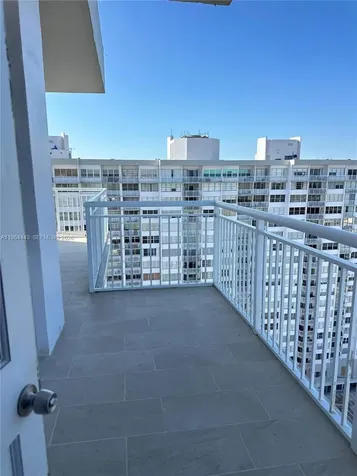 18051 Biscayne Boulevard Aventura FL 33160