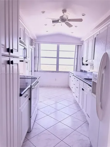 18051 Biscayne Boulevard Aventura FL 33160