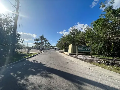 3050 Pine Tree Drive Naples FL 34112