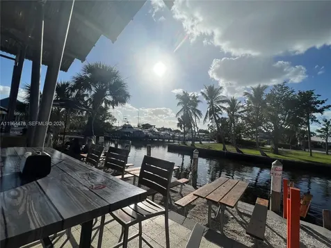 3050 Pine Tree Drive Naples FL 34112
