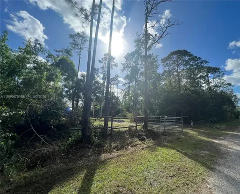 3050 Pine Tree Drive Naples FL 34112