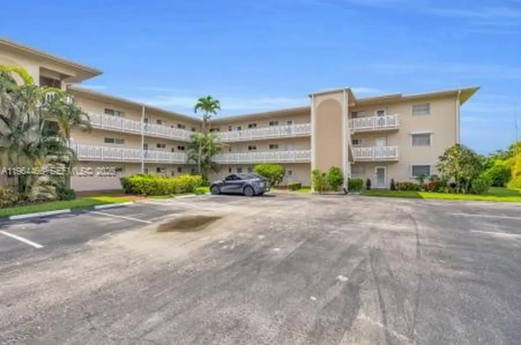 2724 S Garden Drive S Lake Worth FL 33461