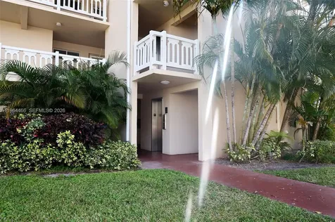 2724 S Garden Drive S Lake Worth FL 33461