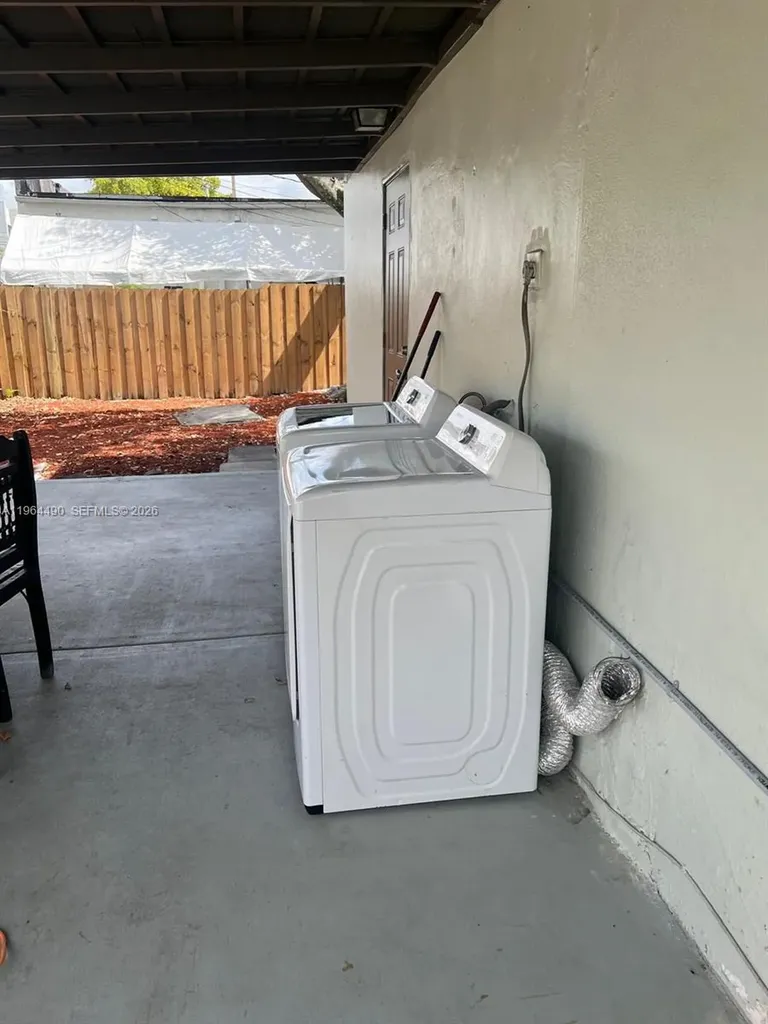 2561 NW 18th Court Fort Lauderdale FL 33311