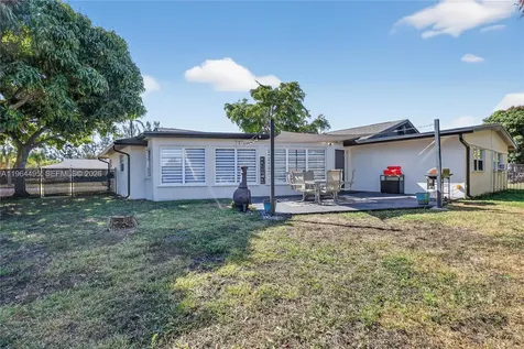 9401 NW 81st Court Tamarac FL 33321