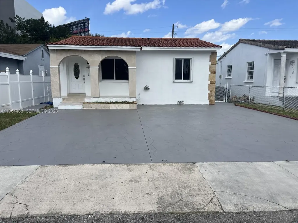 6823 SW 25th Street Miami FL 33155