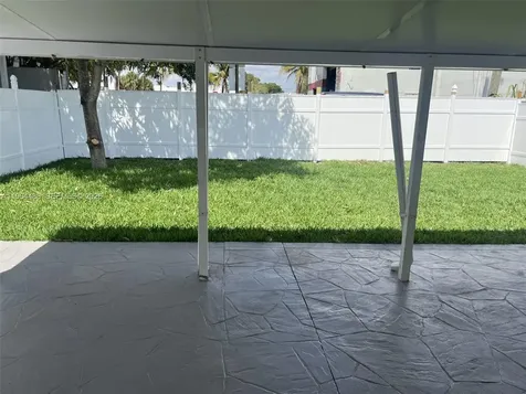 6823 SW 25th Street Miami FL 33155