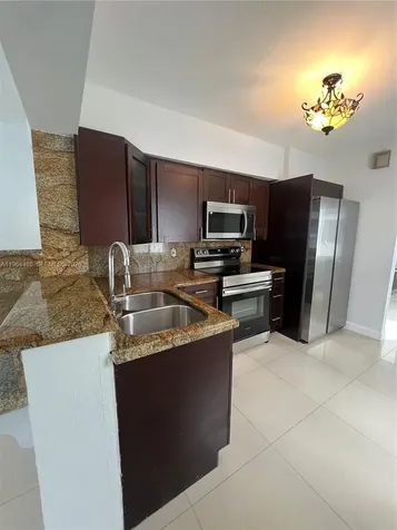 6823 SW 25th Street Miami FL 33155