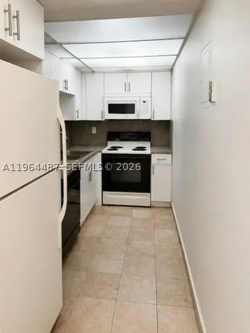 4721 NW 7th Street Miami FL 33126