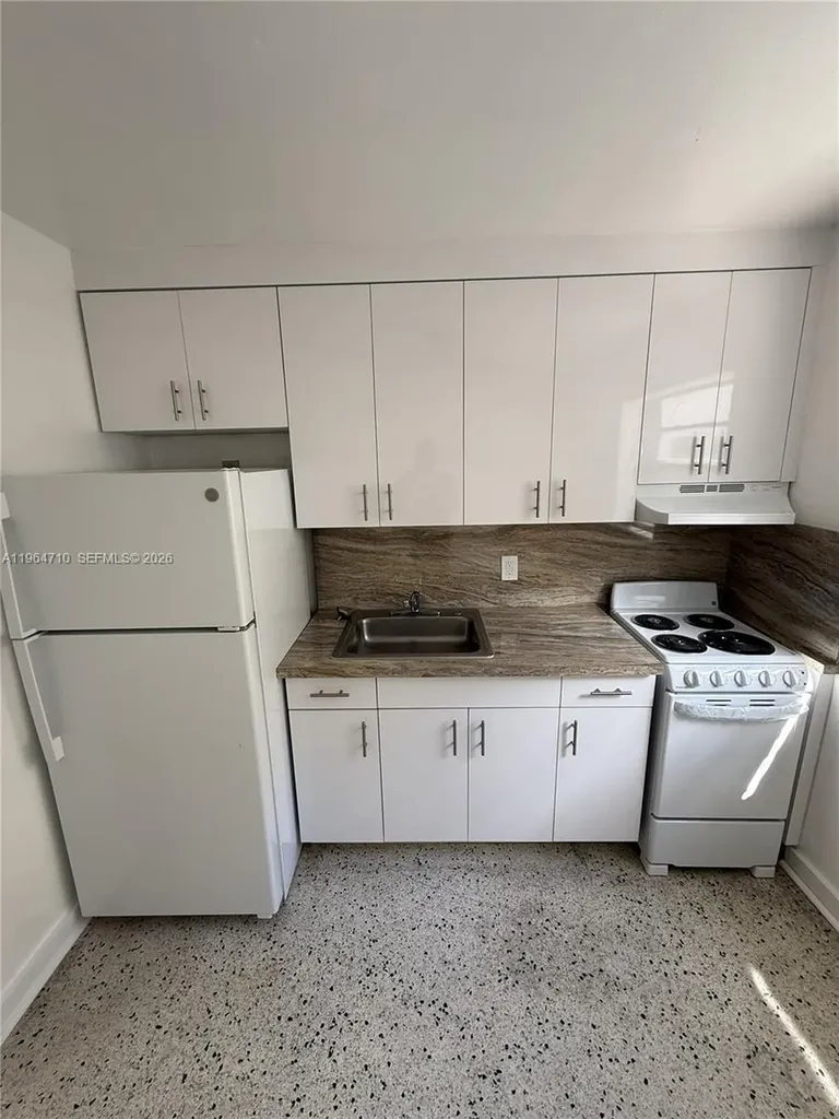 926 NW 5th Street Miami FL 33128