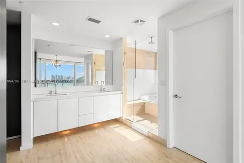 1470 16th Street Miami Beach FL 33139