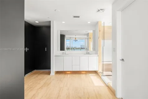 1470 16th Street Miami Beach FL 33139