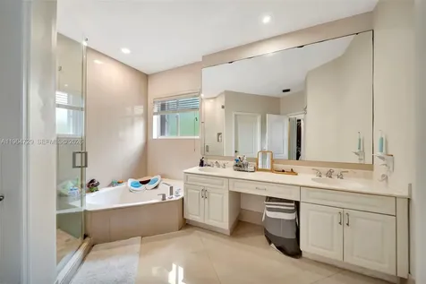 10880 NW 58th Terrace Doral FL 33178