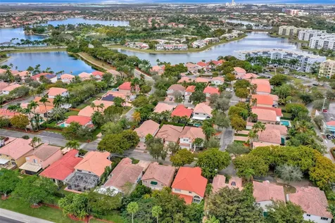 10880 NW 58th Terrace Doral FL 33178