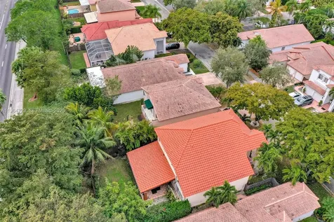 10880 NW 58th Terrace Doral FL 33178