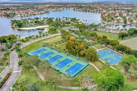 10880 NW 58th Terrace Doral FL 33178