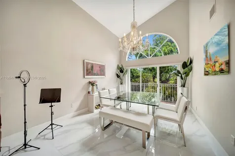 10880 NW 58th Terrace Doral FL 33178