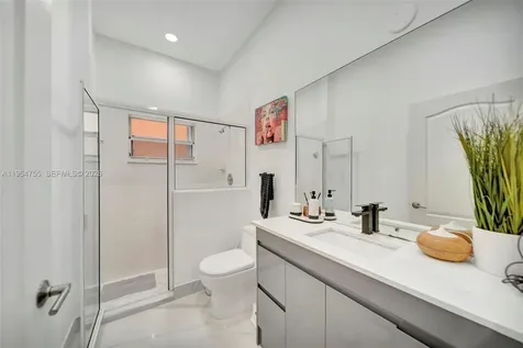 10880 NW 58th Terrace Doral FL 33178