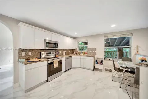 10880 NW 58th Terrace Doral FL 33178