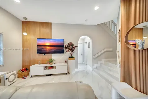 10880 NW 58th Terrace Doral FL 33178
