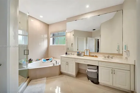 10880 NW 58th Terrace Doral FL 33178