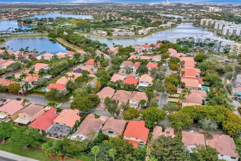 10880 NW 58th Terrace Doral FL 33178