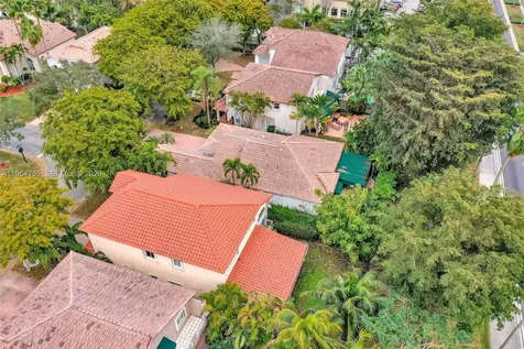 10880 NW 58th Terrace Doral FL 33178