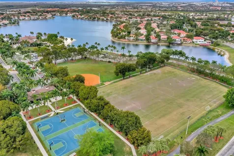 10880 NW 58th Terrace Doral FL 33178