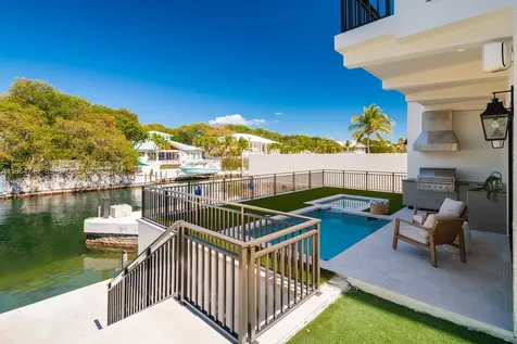 16 Bass Avenue Key Largo FL 33037