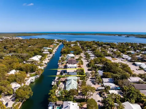 16 Bass Avenue Key Largo FL 33037