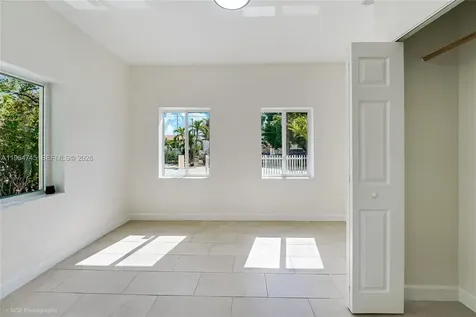 1139 NW 37th Street Miami FL 33127