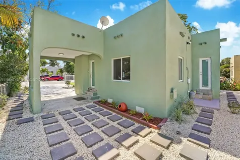 1139 NW 37th Street Miami FL 33127