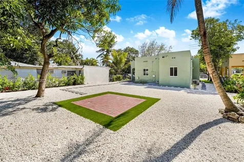 1139 NW 37th Street Miami FL 33127