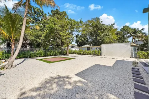 1139 NW 37th Street Miami FL 33127