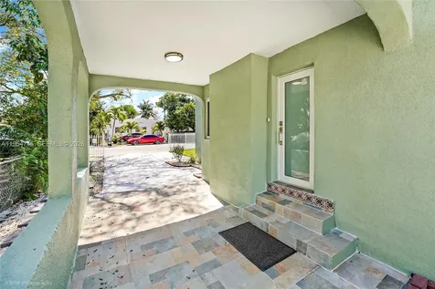 1139 NW 37th Street Miami FL 33127