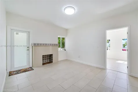 1139 NW 37th Street Miami FL 33127