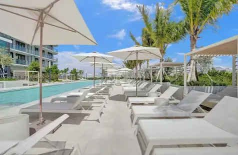 580 72 Miami Beach FL 33141