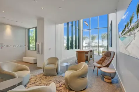 580 72 Miami Beach FL 33141