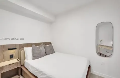 580 72 Miami Beach FL 33141