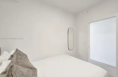 580 72 Miami Beach FL 33141