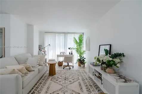 17021 N Bay Road Sunny Isles Beach FL 33160