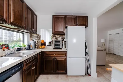 17021 N Bay Road Sunny Isles Beach FL 33160