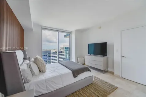 88 SW 7th Street Miami FL 33130