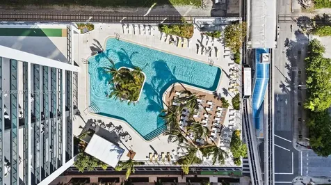 159 NE 6th Street Miami FL 33132